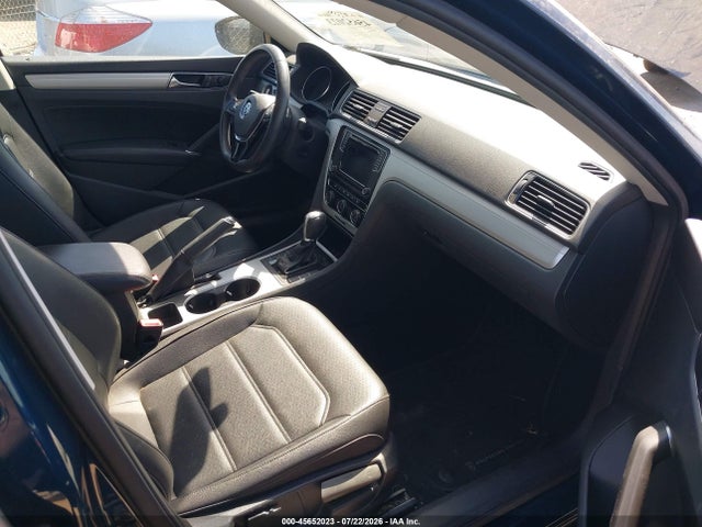 1VWLA7A3XKC013347 Volkswagen Passat 2.0t Wolfsburg Edition