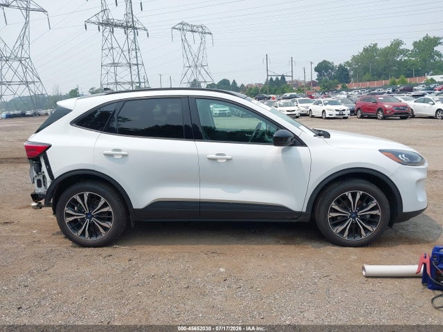 1FMCU9H92NUB68078 Ford ESCAPE SEL