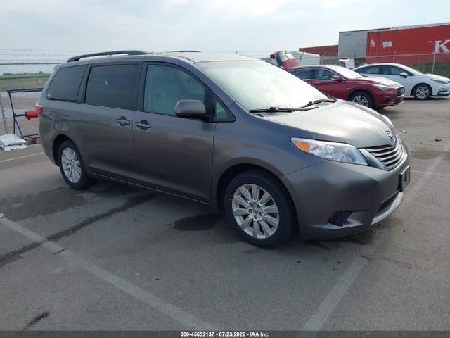 Toyota Sienna Le 7 Passenger 2015 5TDJK3DC6FS126339 главное изображение