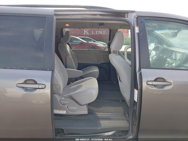 5TDJK3DC6FS126339 Toyota Sienna Le 7 Passenger