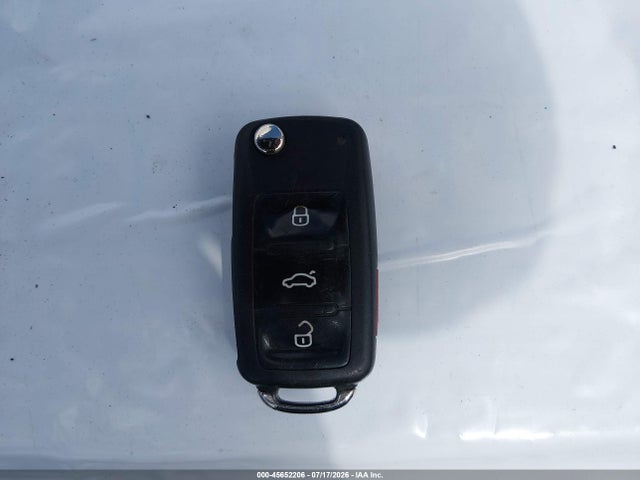 2013 Volkswagen Jetta 2.0l S მანქანა იყიდება აუქციონზე, vin: 3VW2K7AJXDM361125, აუქციონის ნომერი: 45652206