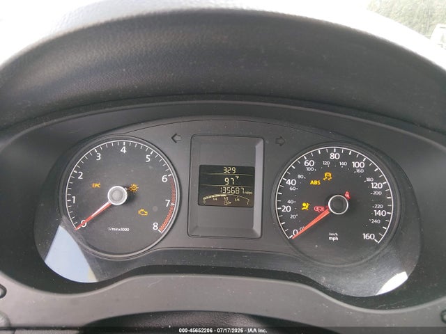 2013 Volkswagen Jetta 2.0l S მანქანა იყიდება აუქციონზე, vin: 3VW2K7AJXDM361125, აუქციონის ნომერი: 45652206