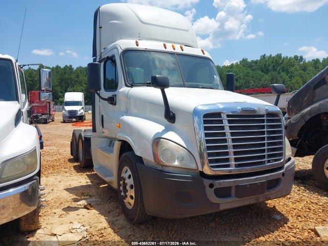 Продажа на аукционе авто 2014 Freightliner Cascadia 125, vin: 3AKJGED5XESFL2378, номер лота: 45652261