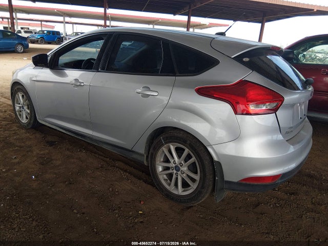 Ford FOCUS SE 2017 1FADP3K22HL314651 Image 3