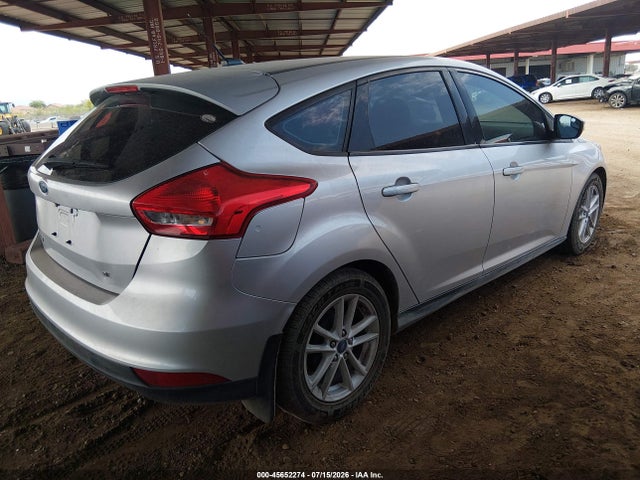 Ford FOCUS SE 2017 1FADP3K22HL314651 Image 4