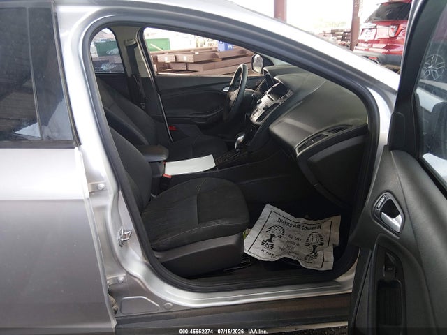 Ford FOCUS SE 2017 1FADP3K22HL314651 Image 5