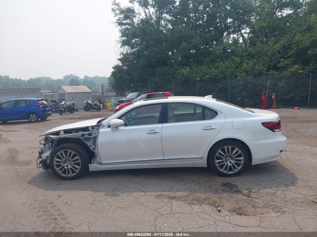 Aukcja sprzedaży 2016 Lexus Ls 460, vin: JTHCL5EF4G5027003, numer aukcji: 45652294