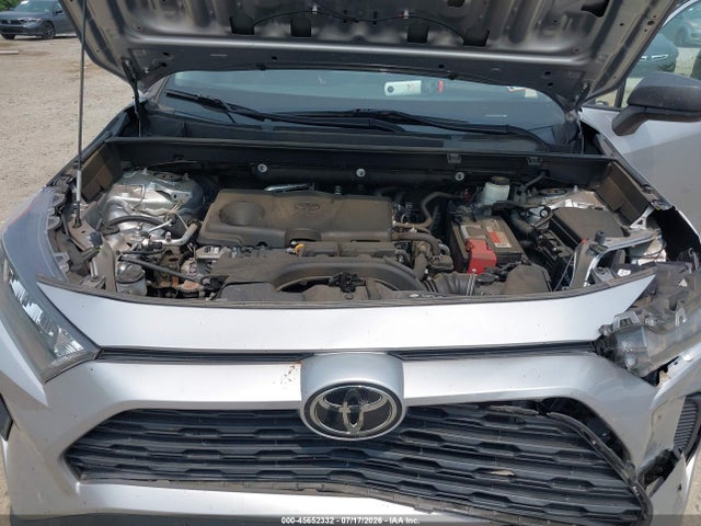 2T3F1RFV6KC001619 Toyota RAV4 LE