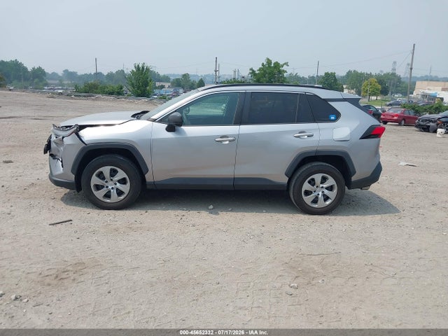 2T3F1RFV6KC001619 Toyota RAV4 LE
