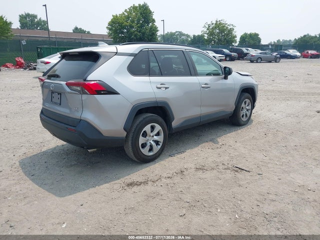 2T3F1RFV6KC001619 Toyota RAV4 LE