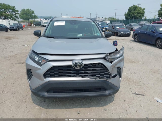 2T3F1RFV6KC001619 Toyota RAV4 LE