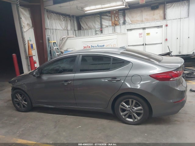 Hyundai ELANTRA SEL 2018 5NPD84LF0JH395111 Image 15