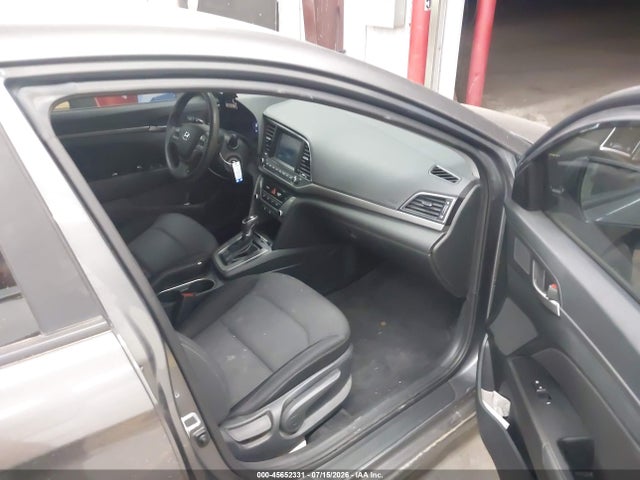 Hyundai ELANTRA SEL 2018 5NPD84LF0JH395111 Image 5