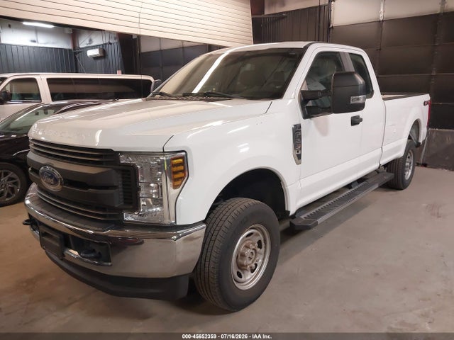 Ford F-250 Xl 2018 1FT7X2B62JEC83951 Image 2