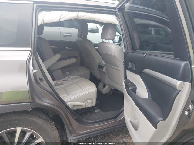 Toyota Highlander Xle 2019 5TDKZRFH3KS557470 Image 8