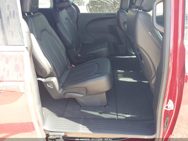 Chrysler Pacifica 2027 2C4RC1BG8VR553216 Image 8