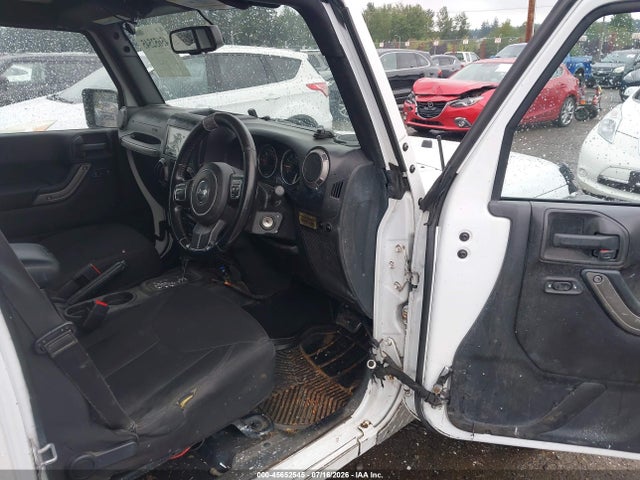 1C4BJWKG4FL630145 Jeep Wrangler Unlimited Sport Rhd