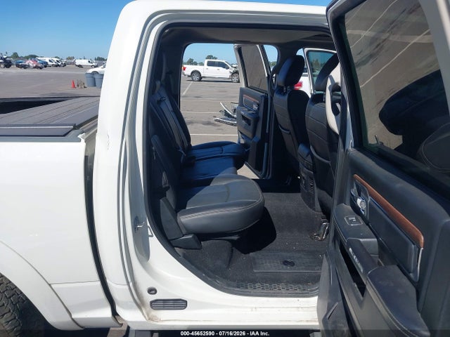 45652590 :رقم المزاد ، 1C6RR7NM6JS310202 vin ، 2018 Ram 1500 Laramie  4x4 5'7 Box مزاد بيع