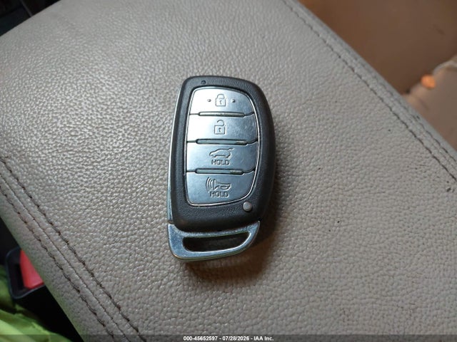 Продажа на аукционе авто 2017 Hyundai Tucson Se Plus, vin: KM8J33A43HU428515, номер лота: 45652597