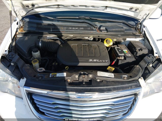Продажа на аукционе авто 2016 Chrysler Town & Country Touring, vin: 2C4RC1BGXGR206408, номер лота: 45652642