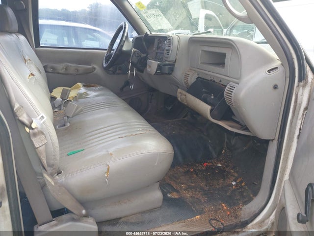 Продаж на аукціоні авто 2000 Gmc Sierra 3500 Classic Sl, vin: 1GTGC33R9YF431642, номер лоту: 45652718