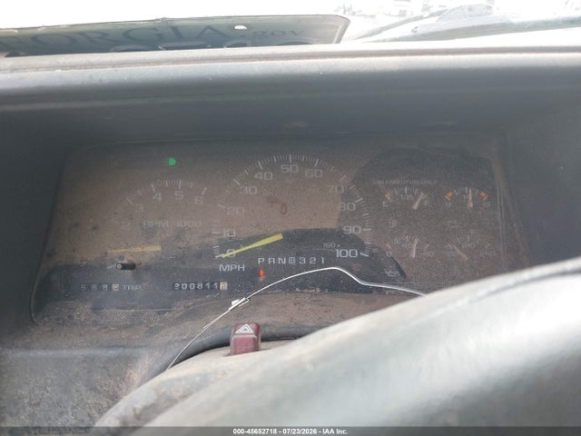 Продаж на аукціоні авто 2000 Gmc Sierra 3500 Classic Sl, vin: 1GTGC33R9YF431642, номер лоту: 45652718