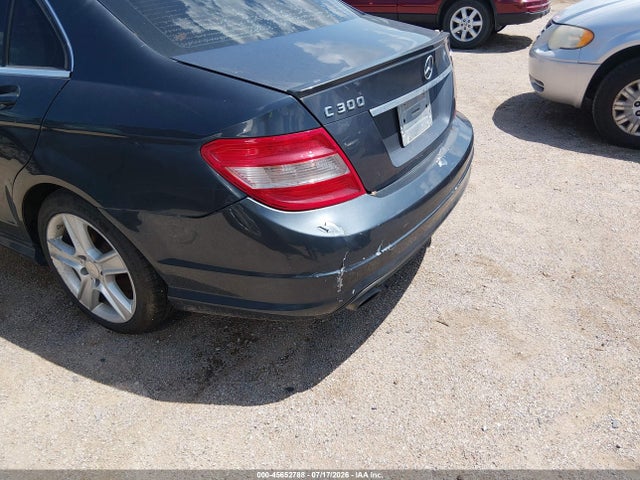 2011 Mercedes-benz C 300 Luxury 4matic/sport 4matic მანქანა იყიდება აუქციონზე, vin: WDDGF8BB5BR180526, აუქციონის ნომერი: 45652788