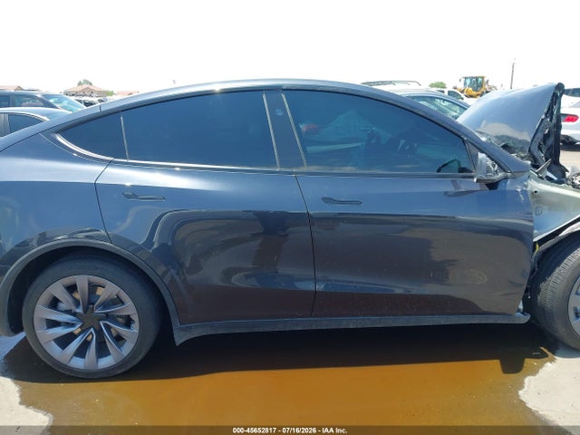 7SAYGDEE0TF577761 Tesla Model Y All-wheel Drive/long Range Launch Series/premium All-wheel Drive