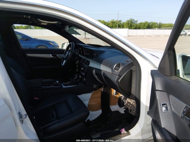 Aukcja sprzedaży 2013 Mercedes-benz C 250 Sport, vin: WDDGF4HB9DR250077, numer aukcji: 45652931