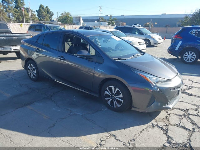 Toyota Prius Two 2016 JTDKBRFU7G3508184 Image 1