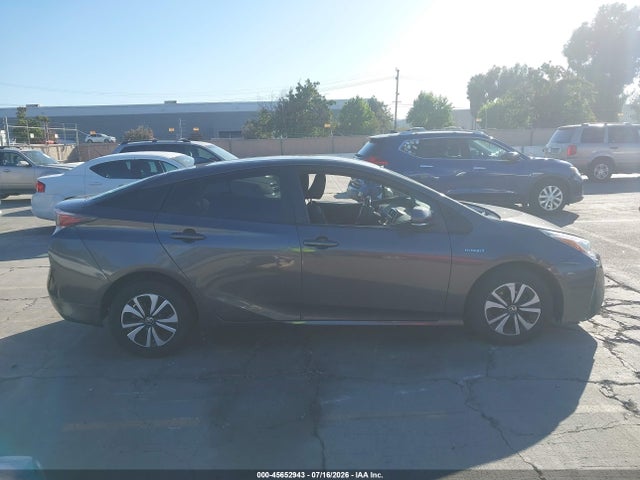Toyota Prius Two 2016 JTDKBRFU7G3508184 Image 13