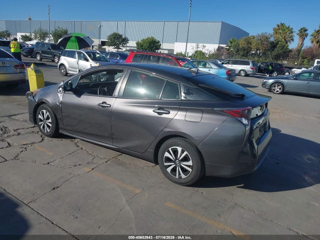 Toyota Prius Two 2016 JTDKBRFU7G3508184 Image 3