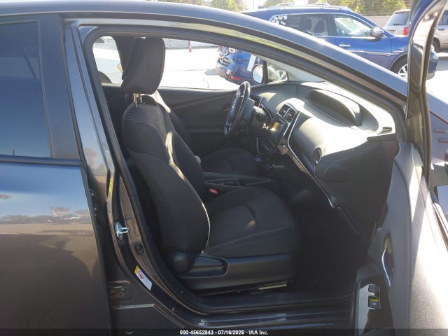 Toyota Prius Two 2016 JTDKBRFU7G3508184 Image 5