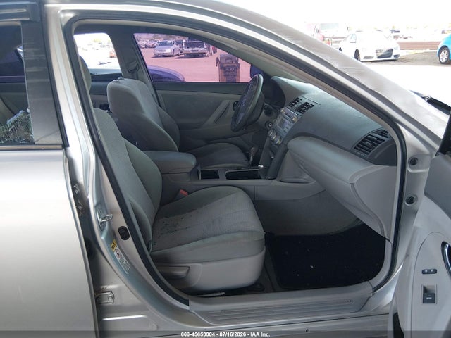 45653004 :رقم المزاد ، 4T4BF3EK5AR076246 vin ، 2010 Toyota Camry Le مزاد بيع