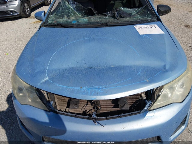 2013 Toyota Camry Le მანქანა იყიდება აუქციონზე, vin: 4T1BF1FK8DU643423, აუქციონის ნომერი: 45653021