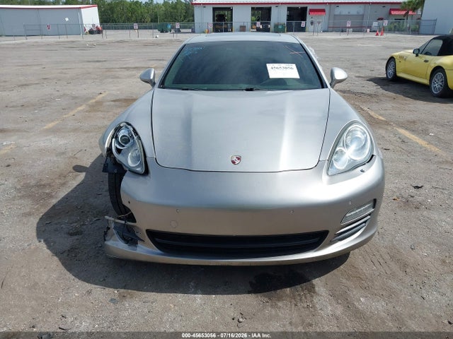 45653056 :رقم المزاد ، WP0AA2A70DL011321 vin ، 2013 Porsche Panamera 4 مزاد بيع