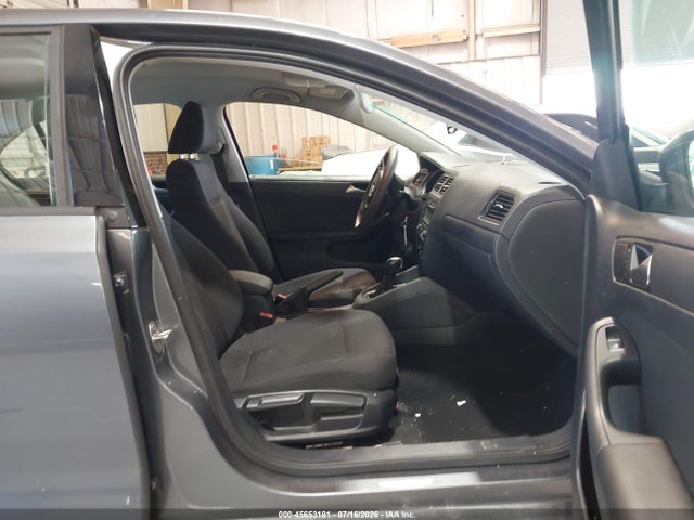 2015 Volkswagen Jetta 2.0l S მანქანა იყიდება აუქციონზე, vin: 3VW2K7AJ1FM402146, აუქციონის ნომერი: 45653181