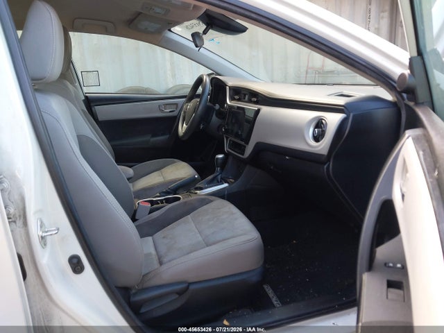 Toyota COROLLA LE 2018 5YFBURHE7JP759186 Image 5