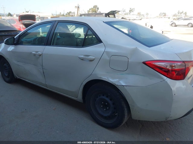 Toyota COROLLA LE 2018 5YFBURHE7JP759186 Image 6
