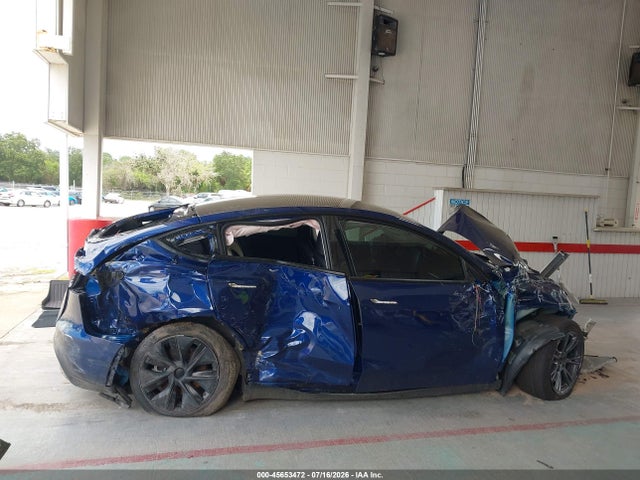 Продаж на аукціоні авто 2024 Tesla Model Y Long Range Dual Motor All-wheel Drive, vin: 7SAYGAEE5RF201497, номер лоту: 45653472