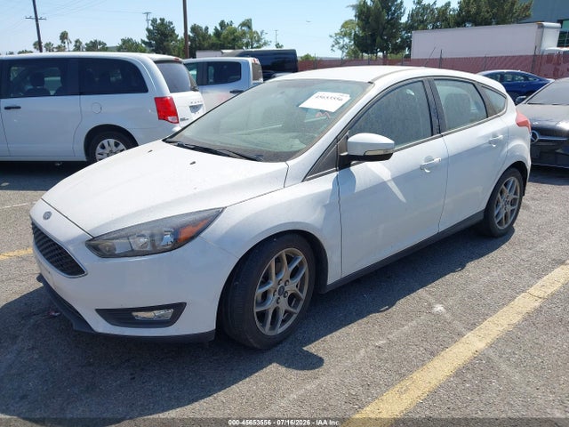 Ford FOCUS SE 2015 1FADP3K28FL385866 Image 2