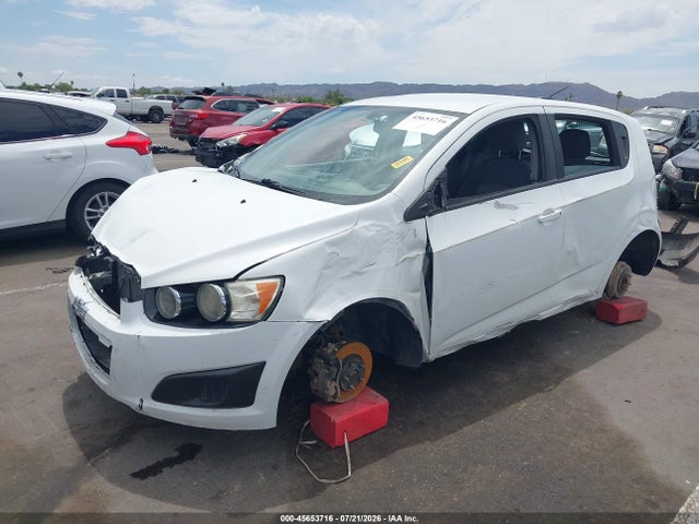 Chevrolet Sonic Ls Auto 2015 1G1JA6SH8F4131016 Image 2