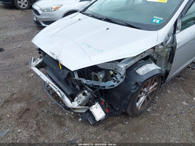 Ford FOCUS SE 2015 1FADP3K20FL226534 Image 6