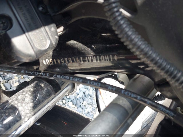 Harley-Davidson FLHTCUTG 2020 1HD1MAF19LB854460 Image 10