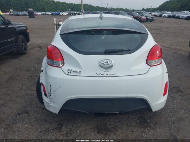 45653851 :رقم المزاد ، KMHTC6AD2DU172257 vin ، 2013 Hyundai Veloster Base W/black مزاد بيع