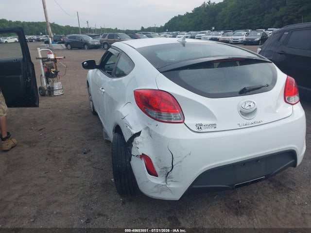 45653851 :رقم المزاد ، KMHTC6AD2DU172257 vin ، 2013 Hyundai Veloster Base W/black مزاد بيع