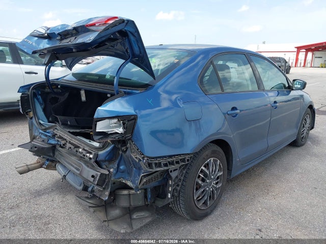 3VW267AJ0GM228642 Volkswagen Jetta 1.4t S