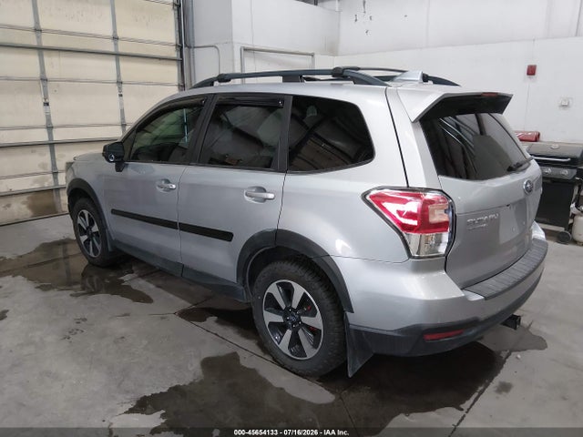 Subaru Forester 2.5i Premium 2018 JF2SJAGC1JH504122 Image 3