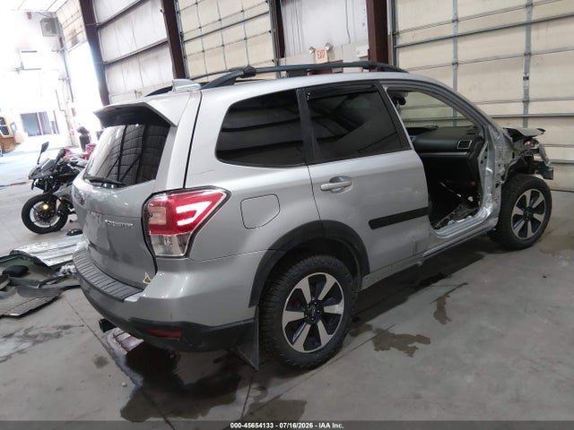 Subaru Forester 2.5i Premium 2018 JF2SJAGC1JH504122 Image 4