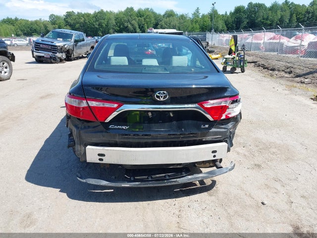 45654358 :رقم المزاد ، 4T1BF1FK5HU768384 vin ، 2017 Toyota Camry Le مزاد بيع